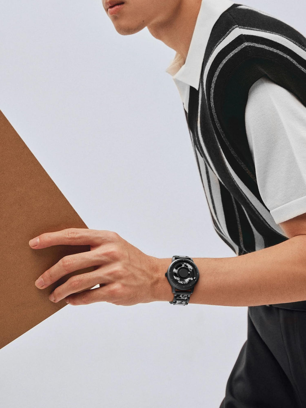 Magnetic Quartz Watch with Stainless Steel Band T8376